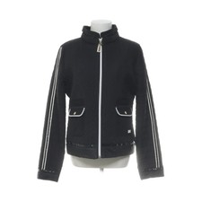 Miss Nickelson, Leichte Jacke