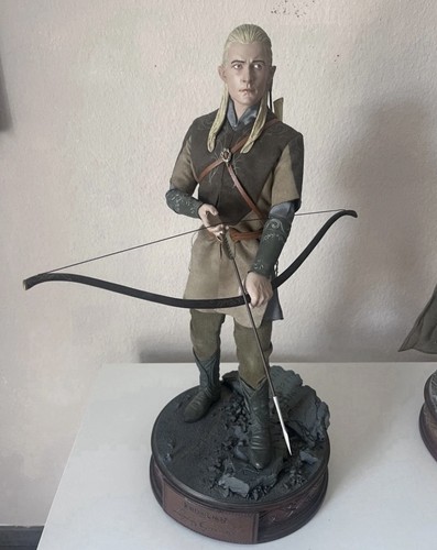 Sideshow premium format statue - premium,