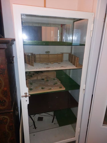Arztvitrine mit schreibtisch - arztvitrine,