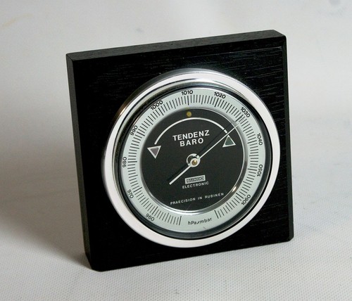19746 wetterstation um 1980 - wetterstation,