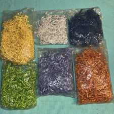 Füllmaterial, Verpackungsmaterial Dekoration verschiedene Farben Papierschnitt