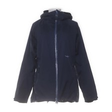 Kaikkialla, Allwetterjacke