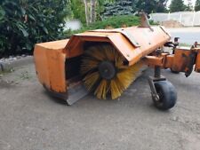 Kehrmaschine "WIMA" zum Anbau an Fronthydraulik mit Auffangkasten 2 m breit