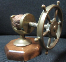 Marine Steuerrad Nußknacker