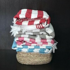 Rot gestreiftes badetuch - rot,