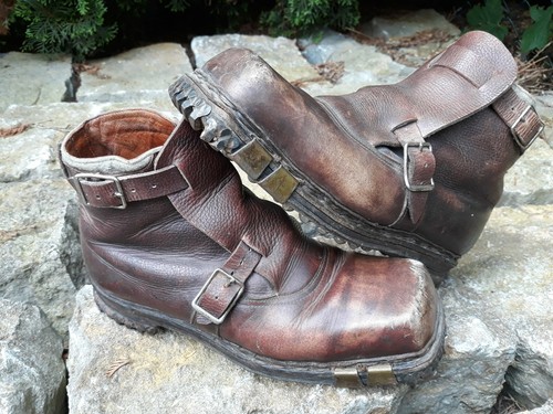 Antike genagelte bergschuhe - antike,