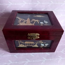 !-Lackdose - Schmuckschatulle - Asia-Motiv - mit wattiertem Stoff aufgekleidet-!