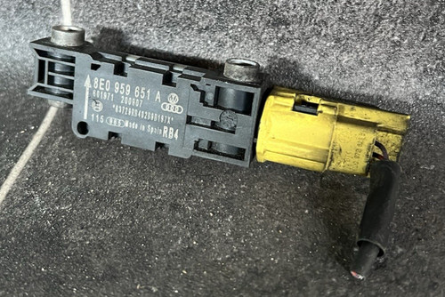 Crashsensor airbag 8e0959651a - crashsensor,