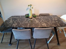 Esstisch in in Marmor-Optik