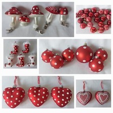 45tlg Weihnachtsbaumschmuck Christbaumschmuck Herz Stiefel Pilz Kugel rot weiß