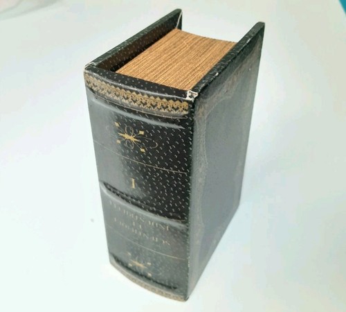 Kleines buch mit geheimfach - kleines,