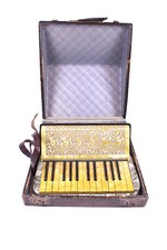 altes Akkordeon Dix-Längsschliff Tonzungen Venus 32 Bässe Ziehharmonika