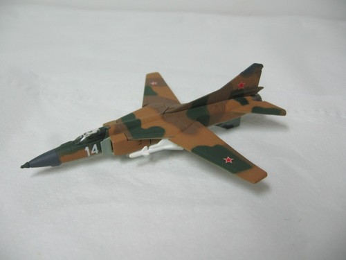 Mig metallmodell ca 1 144 - mig-23,