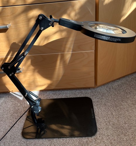 Lupen lampe mit fuß - lampe,