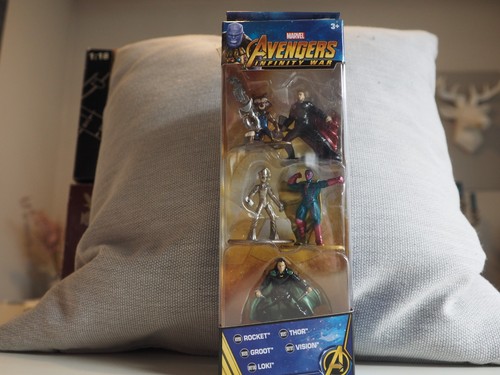 Jada toys metal figs avengers - toys,