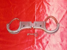 Volkspolizei Handschellen Acht