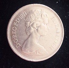 2 NEW PENCE  1971 QUEEN