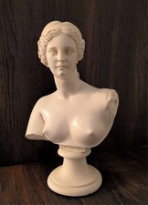 Venus von Milo Statue