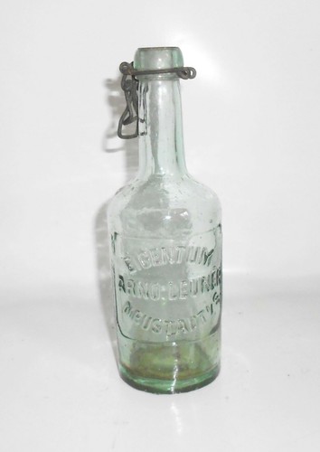 Alte wasserflasche bierflasche - wasserflasche,