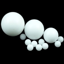 Weißer Solide Plastik Kugeln