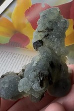 Prehnit / Kap Smaragd mit