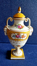 Porzellan Dresden, kleine Deckelvase, 18 cm Hoch.