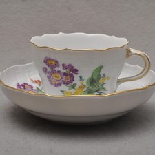 Meissen Blume 2 - Aurikel, Kaffeetasse mit Untertasse, Neu-Ozier