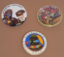 3 St. ältere Anstecker Üb. Narrenzunft 1991+Narrentag ÜB 1992+Verordnung 1996