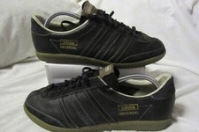 Adidas Universal Leder schwarz Gr. 45 1/3  "Top Zustand"