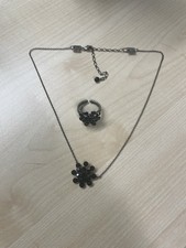 Tolles Schwarzes Set  Kette und Ring von Konplott