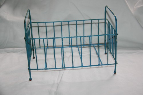 Puppenbett aus metall - aus,