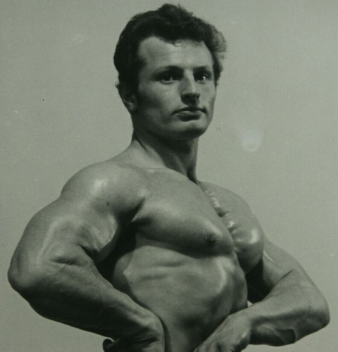 Bodybuilder muscle physique - bodybuilder,