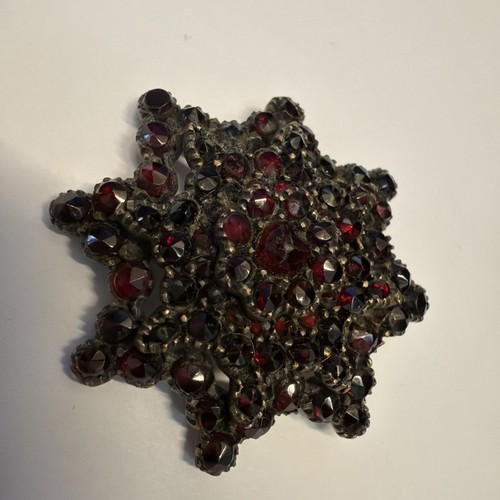 Granat tombak brosche - granat,