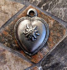 1x Charivari Anhänger