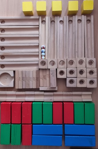 Kugelrollbahn aus holz von - kugelrollbahn,