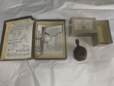 Vintage Medizinprodukte Palmer Injektor und alte Spritze