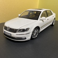 Autos VW Phaeton (1/18)
