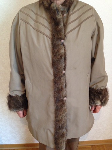 Hellbraune popelinjacke mit - hellbraune,