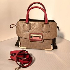 GUESS Handtasche Damen echtes
