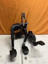 Audi A4 B7 8E Lagerbock 8E1721117D Gaspedal Bremse Kupplung Pedalerie 8E1721523C