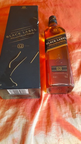 Johnnie walker black label - johnnie,