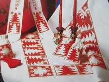 Stickvorlage "Tannenbäume - in nur 1 Farbe + gold"  Kreuzstichmotive RICO Design