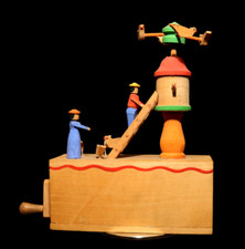 alter Klimperkasten mit