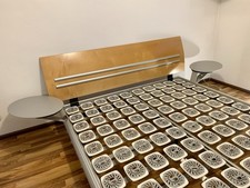 WK Doppelbett 180x200 Ahorn/Alu mit Tablaren ohne Lattenrost