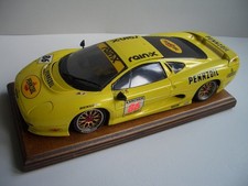 1:24 Revell Jaguar XJ 220 auf