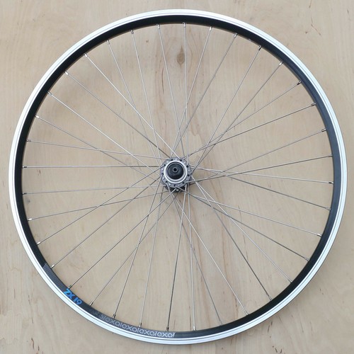 Vorderrad shimano hb m6000 - 26",