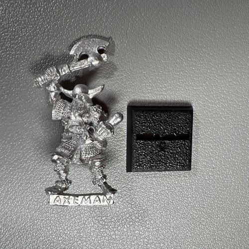 Warhammer axe man - axe,