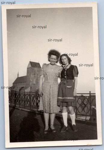 Wismar 1950 frauen vor - -,