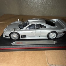 1/18 Maisto Mercedes-Benz