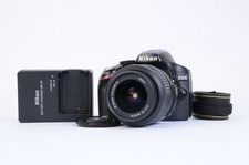 Nikon D3200 + AF-S 18-55mm VR